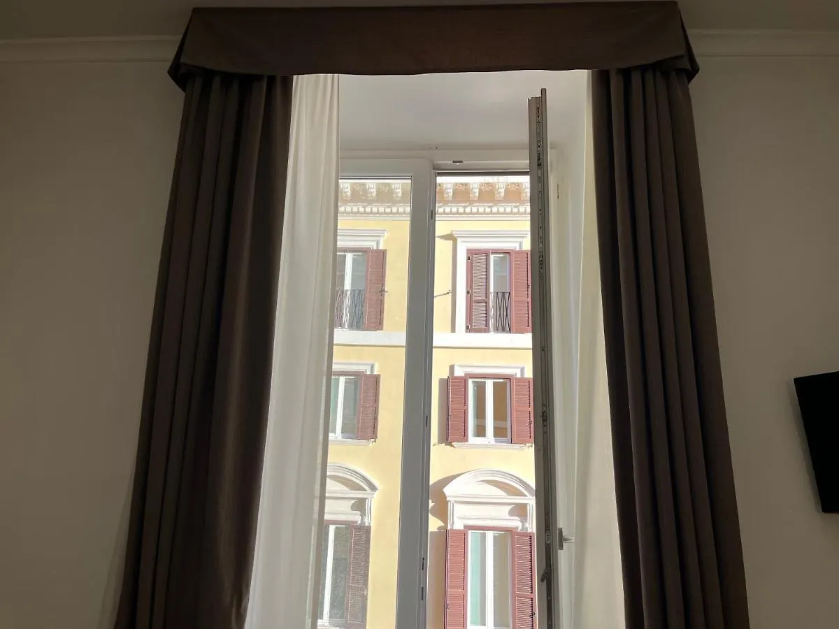 Triple Big Room Amazing View, For Two O Three Person, In Center Of Rome