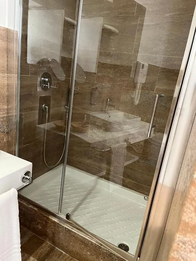Triple Big Room Amazing View, For Two O Three Person, In Center Of Rome Guest house