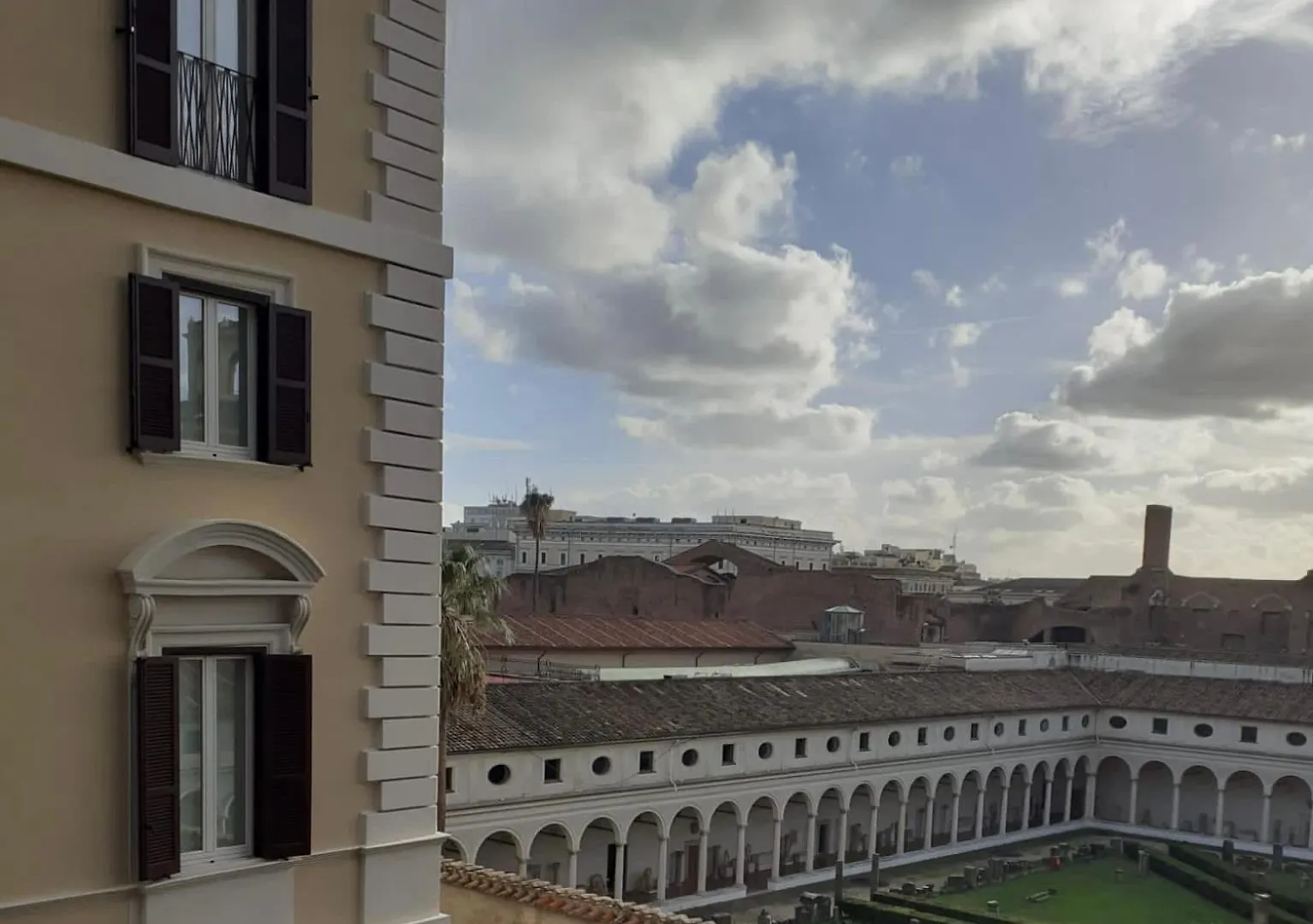 Triple Big Room Amazing View, For Two O Three Person, In Center Of Rome Italy